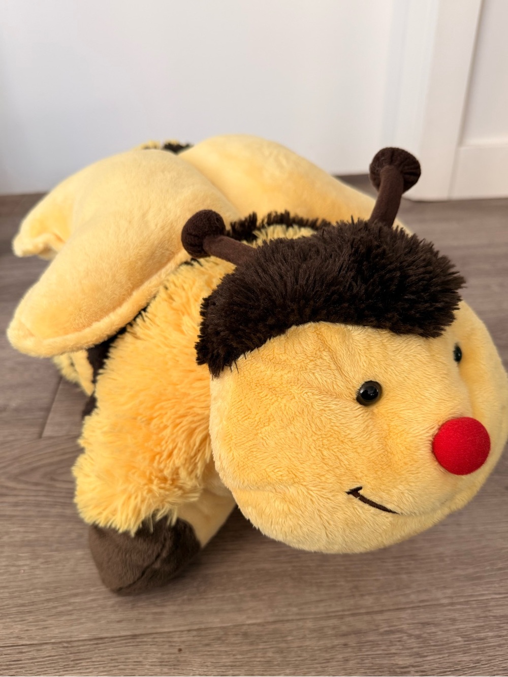 Pillow Pets Bumble Bee Plush 18” Yellow Brown 2010